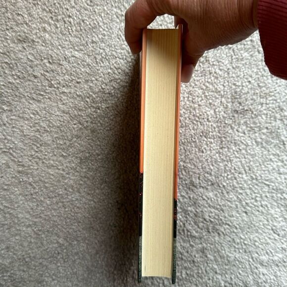 “Where the Crawdads Sing” a Hardback novel by Delia Owens! - Picture 4 of 6